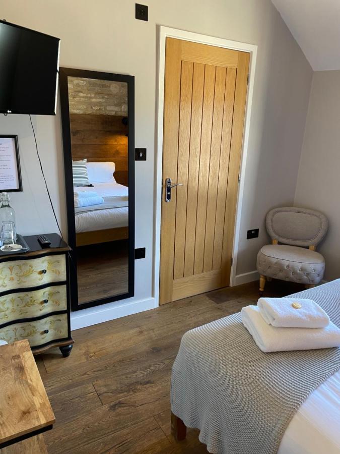 The Queen Matilda Country Rooms Avening Exterior photo