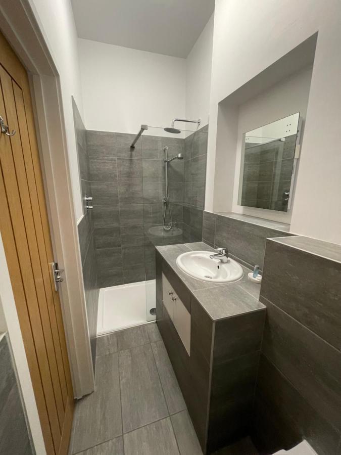 The Queen Matilda Country Rooms Avening Exterior photo