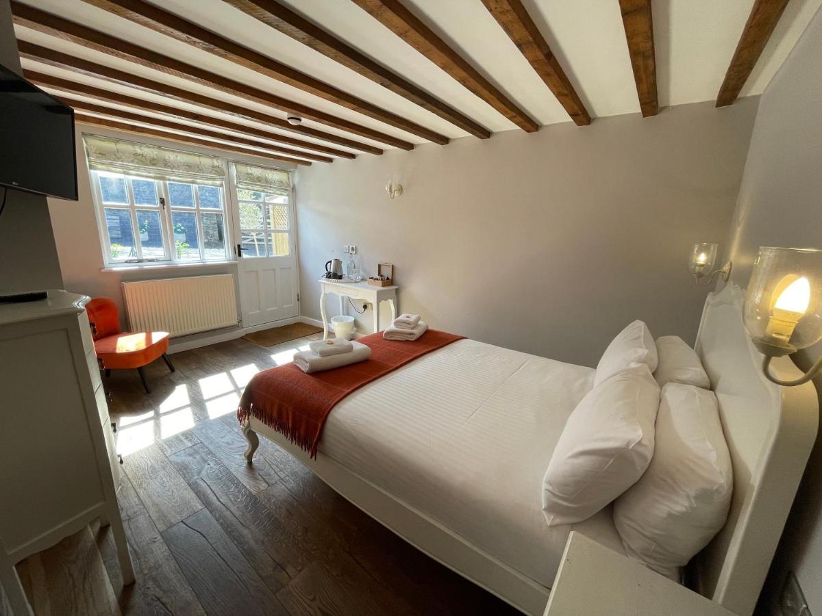 The Queen Matilda Country Rooms Avening Exterior photo