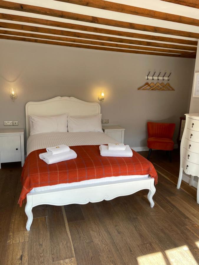 The Queen Matilda Country Rooms Avening Exterior photo