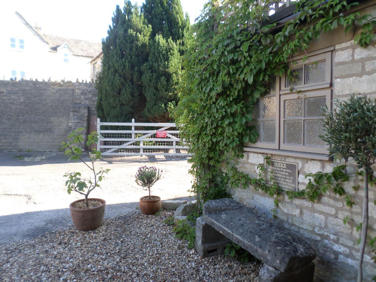 The Queen Matilda Country Rooms Avening Exterior photo